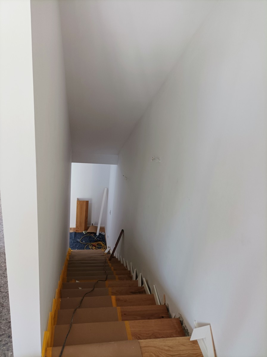 geschlossene Treppe holverkleidet Doppelhaush�lfte Lorsch
