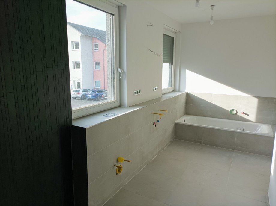 Bad Wanne OG Doppelhaush�lfte Lorsch