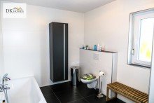 Badezimmer sch�ne Doppelhaush�lfte Einfach einziehen und Wohlf�hlen