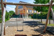 Spielplatz Stilvolles Zuhause mit Herz und Gartenfreude