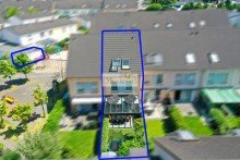 Vogelperspektive Stilvolles Zuhause mit Herz und Gartenfreude