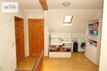 Flur OG Gro�es Einfamilienhaus mit idyllischem Garten & extra Gem�segarten
am Wald gelegen