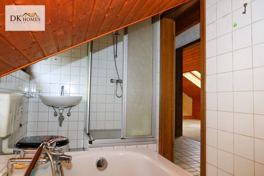 Badezimmer 2 OG Mehrfamilienhaus Wald-Michelbach