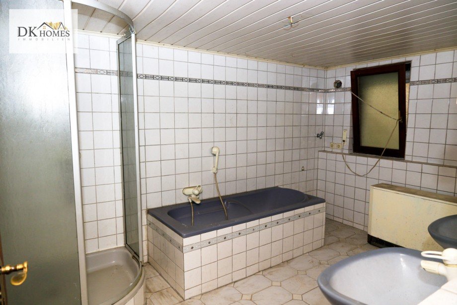 Badezimmer EG Wohngrundst�ck Wald-Michelbach